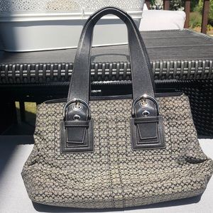 Coach medium shoulder purse Black logo